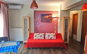 Central large studio for 4 persons